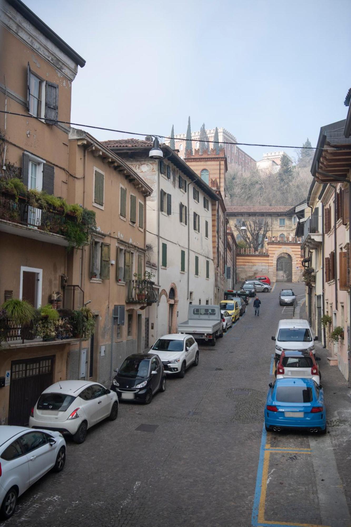 Ai Piedi Del Castello / 4Pl / Apt. Full Verona Eksteriør billede
